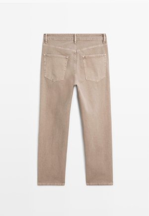 Beige denimjeans med en åtsittande design, som har två bakfickor och synlig sömnad. Slät textur, med en rak ben silhuett.