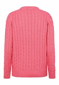 Kabelflettet sweater i en lys pink nuance, med rund halsudskæring, ribbet kant og lange ærmer med et struktureret mønster hele vejen rundt.