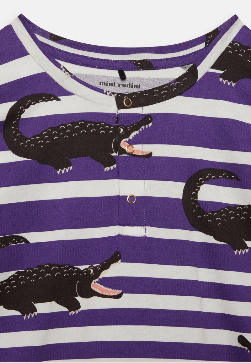Kinder T-Shirts | Mini Rodini CROCODILES AOP GRANDPA Langarmshirt purple/lila - QP26978 Kinder T-Shirts | Mini Rodini CROCODILES AOP GRANDPA Langarmshirt purple/lila - QP26978