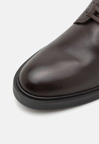 Thumbnail Image 6