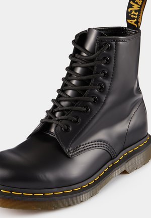 Schnürstiefelette - black
