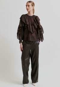 Second Female Blúzka - chocolate plum