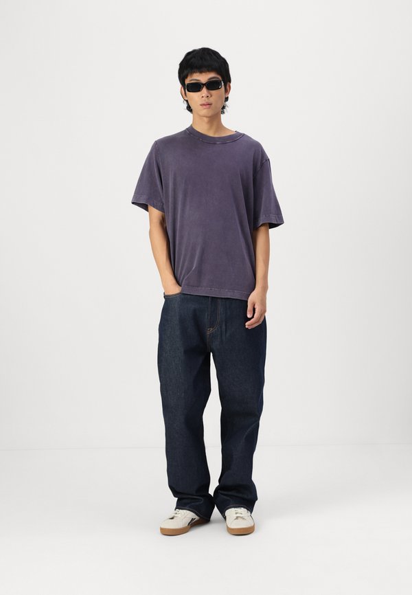 Vintage-Inspired Tee - Basic T-shirt - purple3