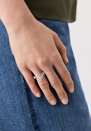 CONSTELLA - Ring - white