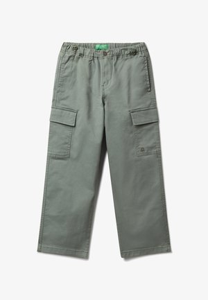 Světle zelené cargo kalhoty s elastickým pasem, zapínáním na knoflík, bočními klopovými kapsami a štítkem United Colors of Benetton uvnitř pasu.