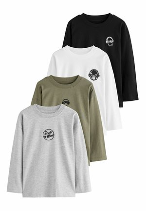 Vier Langarm-T-Shirts in Grau, Oliv, Weiß und Schwarz; aus Baumwollmaterial mit jeweils deutlich gestickten Logos auf jedem Shirt.