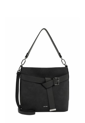 Borsa nera con una texture liscia, caratterizzata da una tracolla anteriore e dettagli con fibbia. Include una tracolla lunga staccabile e un manico corto.