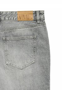 GESCHNITTEN VMFAYE TAILLE WEITER BEINSCHNITT - Relaxed fit jeans - medium grey denim
