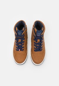 Tommy Hilfiger NATHAN UNISEX - Zapatillas altas - tobacco