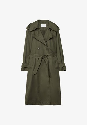 Trench-coat vert olive en tissu lisse, avec un devant croisé, un large col, une taille cintrée et deux poches latérales.