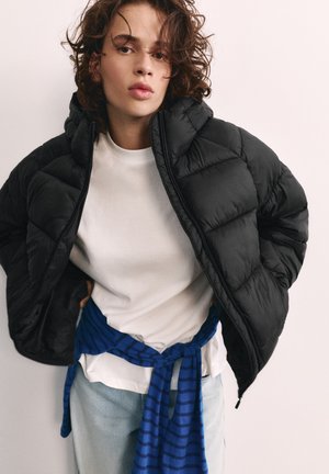 PULL&BEAR, HOODED - PUFFER JACKET - Veste d'hiver - black