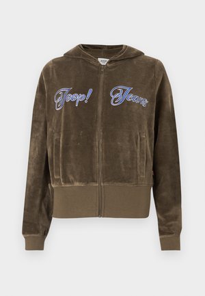 Καφέ βελουτέ φούτερ με φερμουάρ, με τσέπες μπροστά, ριμπ μανσέτες και τελείωμα, και μπλε κεντημένο κείμενο "Joop! Jeans" στο στήθος.