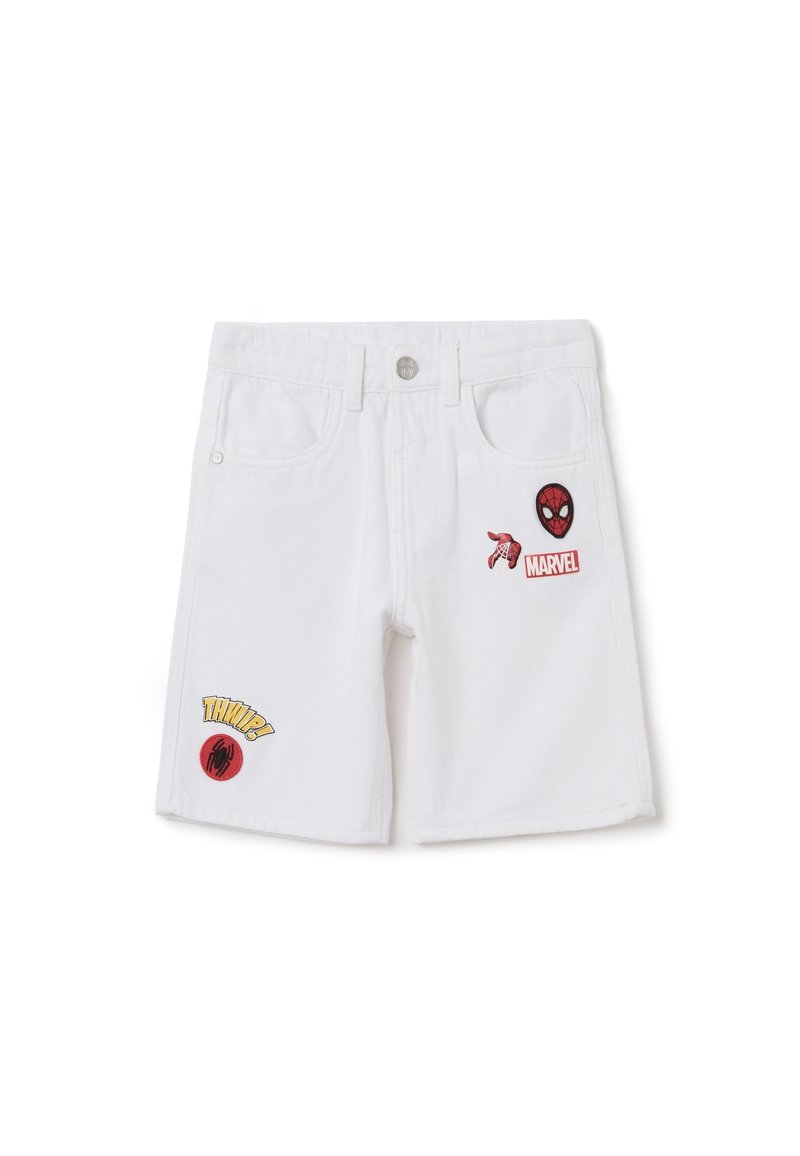 Witte denim shorts met meerdere kleurrijke Marvel-thema patches, waaronder Spider-Man en een grafische tekst "Thwip!" aan de voorkant.