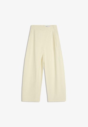 Roomkleurige wijde broek met hoge taille en zijzakken, plat uitgestald op een witte achtergrond.