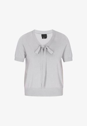 Pulover s kratkim rukavima, svijetlosive pletene tkanine s V-izrezom i detaljem mašne sprijeda, te rebrastim manžetama i rubom.