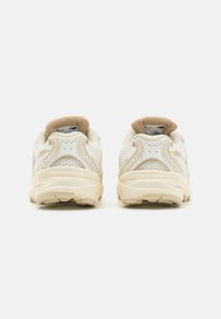 New Balance 530 UNISEX - Trainers - beige