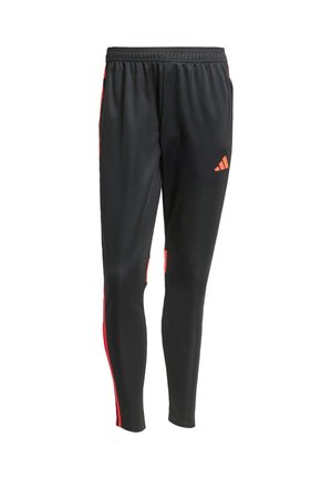 Pantaloni sportivi neri realizzati in tessuto liscio con strisce rosse laterali e logo Adidas sulla coscia sinistra. Inclusa vita elasticizzata.