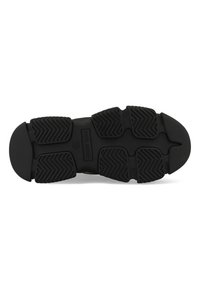 Semelle de chaussure en caoutchouc noir avec un motif texturé et des rainures en chevrons, ainsi qu'un détail de logo. Bout arrondi avec un talon plat.
