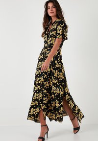 LELA REGULAR FIT - Vestito lungo - black yellow
