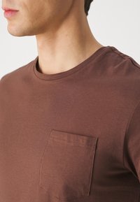 Pier One Nachtwäsche Set - brown