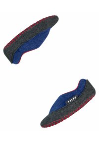 Las pantuflas FALKE cuentan con una parte superior de fieltro gris, forro de tela azul y costuras rojas en contraste a lo largo de la suela. Diseño de perfil bajo y fácil de poner.