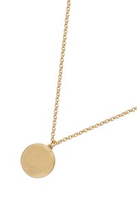 Guld kedjehalsband med ett litet, slätt, runt hänge som hänger i mitten mot en vit bakgrund.