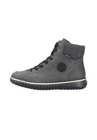 Bottine grise en cuir avec un col en tricot texturé, design à lacets, semelle en caoutchouc et logo rond sur le côté.