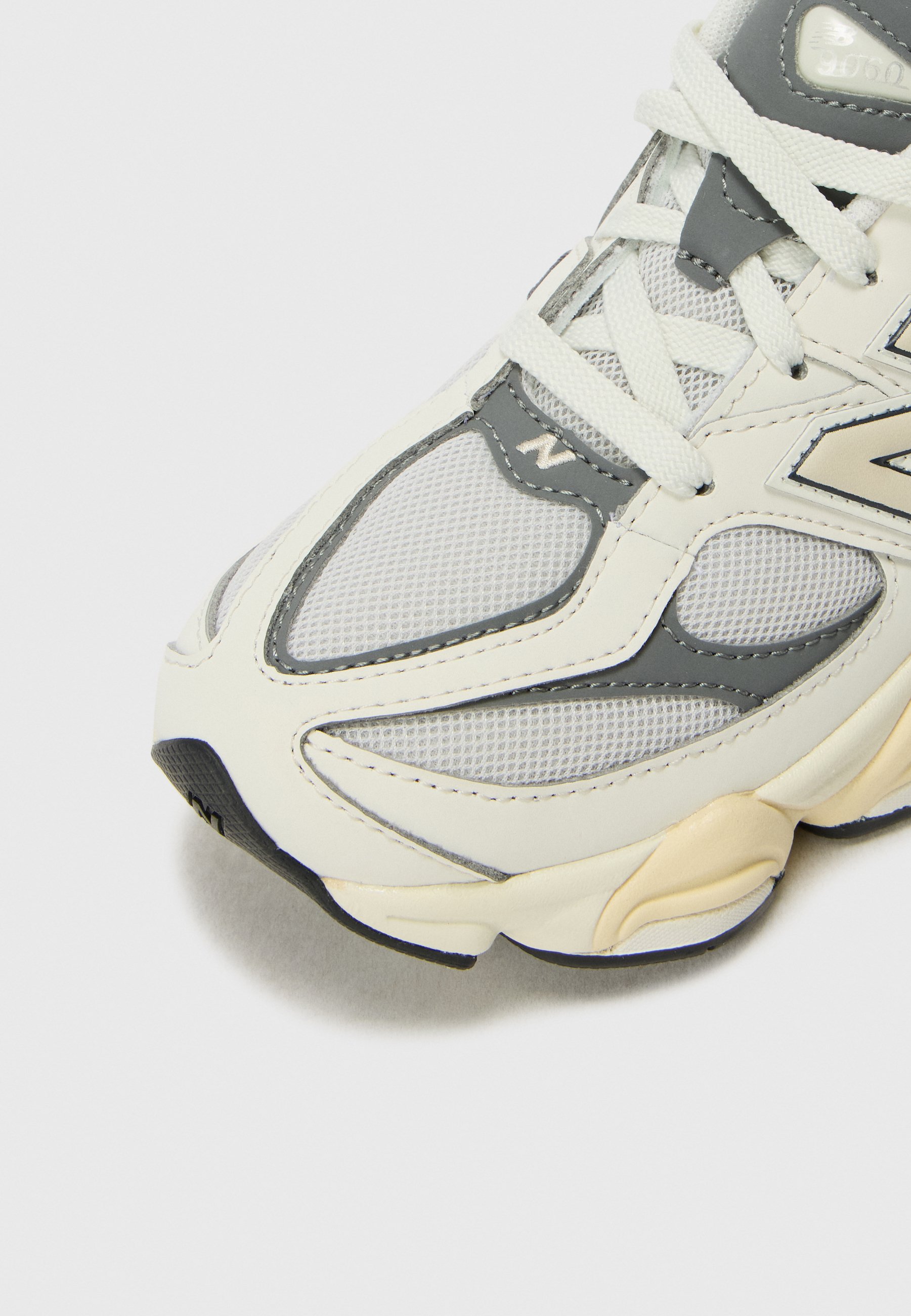 靴 New Balance 9060 \"White/Sea Salt\" 24.5 New Balance 9060 Sea Salt White – EKICKS