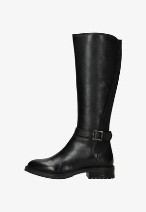 Botte noire en cuir jusqu'au genou au design épuré, avec un détail de boucle en argent et une surface texturée ; semelle en caoutchouc durable.