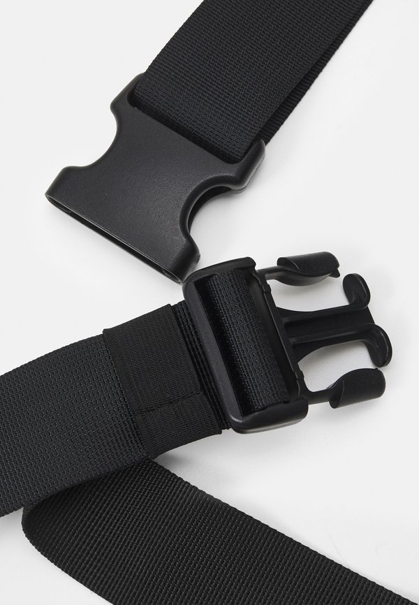 TRAIN CORE MAXI SLING BAG UNISEX - Bum bag3