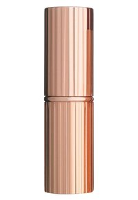 Reisegröße Lippenstift-Röhre aus Roségold mit vertikal geriffelter Textur und schlanker zylindrischer Form, die ein glänzendes, reflektierendes Finish aufweist.