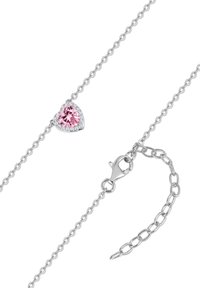 Pulsera de cadena de plata con una piedra preciosa rosa en forma de corazón rodeada de pequeñas piedras transparentes, con cierre de langosta y cadena de extensión.