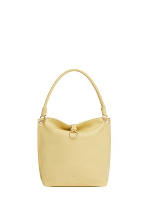 Borsa a tracolla in pelle gialla con manico arrotondato, dettaglio anello dorato sul davanti e corpo liscio e strutturato.