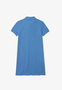 Abito polo blu con colletto e maniche corte, realizzato in tessuto morbido, con orlo dritto e dettagli di cucitura minimi.