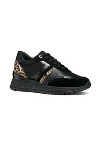Sneaker nera con tomaia in mesh testurizzato, dettagli in suede e in vernice lucida, con stampa leopardata sul tallone.