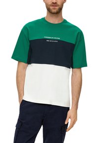 s.Oliver IM COLOUR BLOCKING-STYLE - T-Shirt print - smaragd