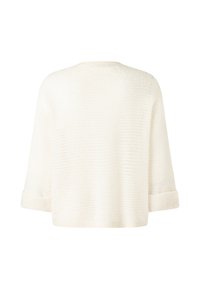 Weißer, gekürzter Pullover mit einem strukturierten Strickmuster, weiten Ärmeln und einem runden Halsausschnitt. Die Ärmelbündchen sind zur Aufwertung des Looks umgeschlagen.
