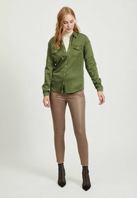 VILA VIBISTA SU-NOOS - Button-down blouse - forest night
