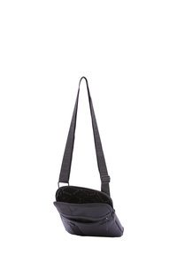 Borsa a tracolla nera con scomparto principale con zip e tasca frontale. Realizzata in materiale texturizzato con una fodera interna a fantasia.