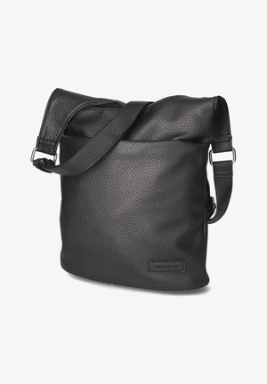 Zwarte, getextureerde leren crossbodytas met verstelbare band en subtiel geperst merklabel op de onderste voorkant.