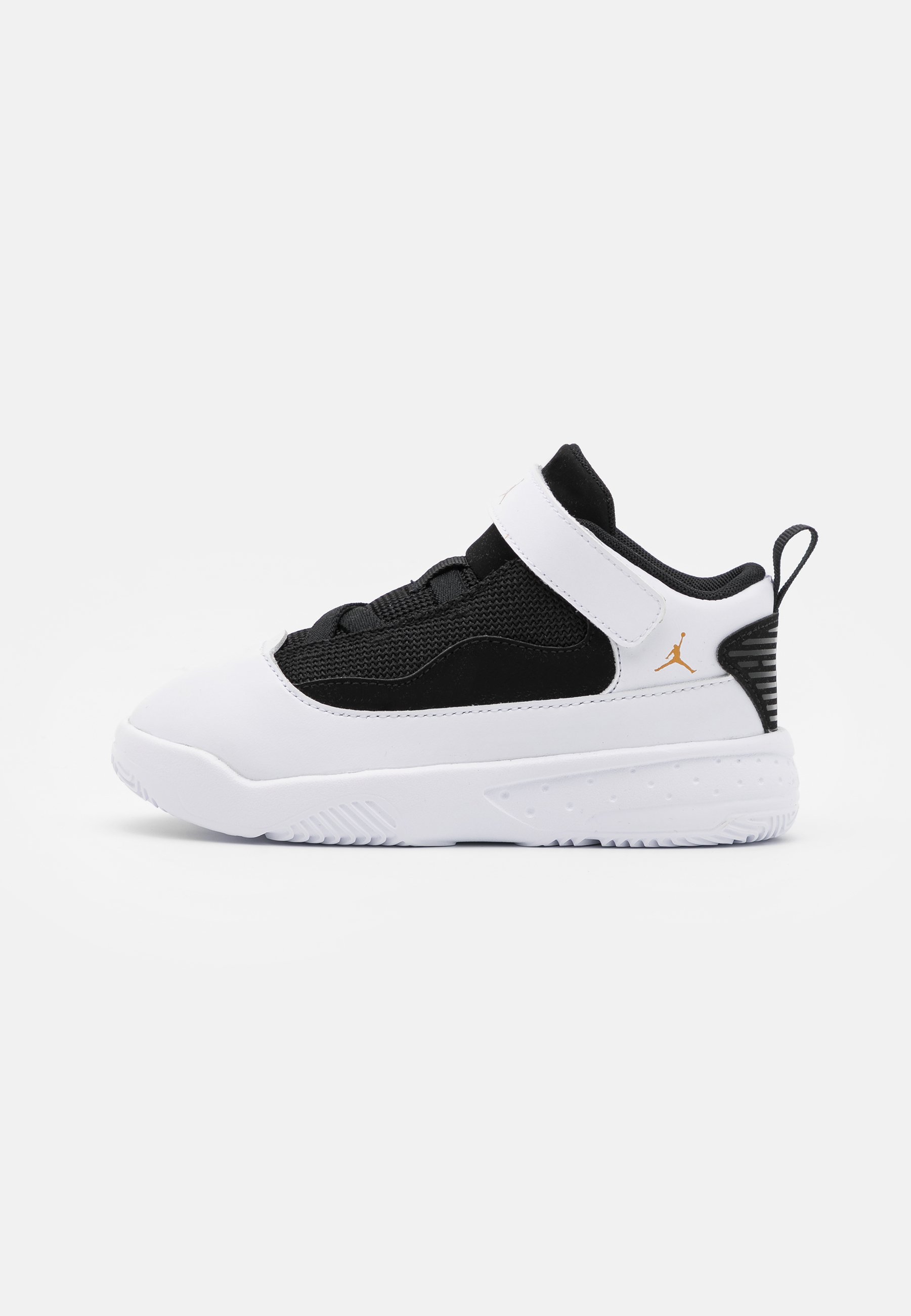 jordan max aura black white and gold