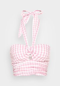 Top bandeau com padrão de gingham em rosa e branco, com detalhe em torção no centro e alças ajustáveis. Apresenta textura franzida por todo o lado.