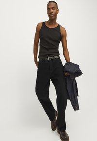 Jack & Jones JJIALEX JJORIGINAL - Túlméretezett farmernadrág - black
