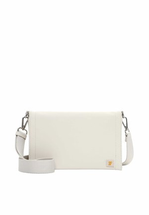 Rektangulær off-white læder crossbody-taske med justerbar stofrem og lille mærke i nederste højre hjørne.