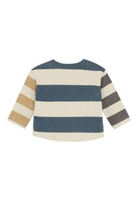 Langärmliges Kleinkindshirt mit horizontalen cremefarbenen und blauen Streifen am Körper, braunen Streifen am linken Ärmel und grauen Streifen am rechten Ärmel.