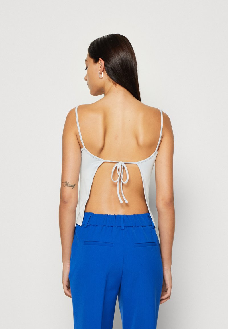 Weekday DUA OPEN BACK Top light greyish blue/blauw Zalando.be