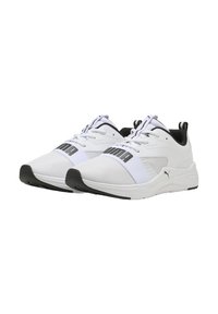 Scarpe da ginnastica bianche con tomaia in rete, dettagli neri e un logo ben visibile sul lato. Presentano una linguetta imbottita e una suola ammortizzata.