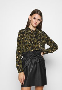 ONLY NEW MALLORY  L/S - Blusa - black/capetown