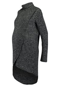 Grau Schwangerschafts Kleid aus weichem Strickstoff, mit hohem Kragen, langen Ärmeln und einem asymmetrischen Saum mit einem geschichteten Design.