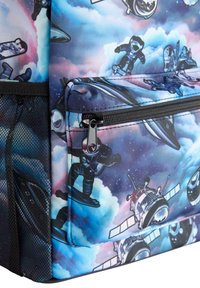 Bunter Rucksack mit einem Weltraumdesign, das Astronauten, Himmelskörper und Raumfahrzeuge zeigt. Hergestellt aus strapazierfähigem Stoff mit einer Reißverschlusstasche.